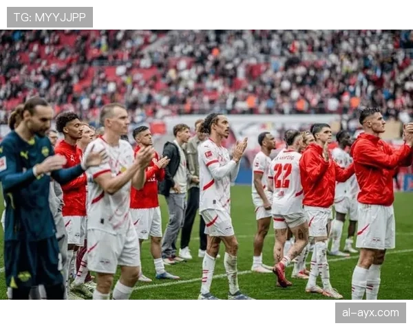 拜仁多线作战压力增加，阵容深度承压对赛季表现形成制约