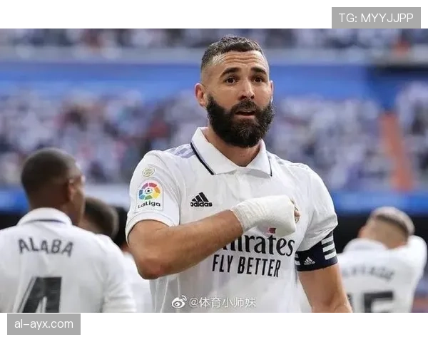 欧冠淘汰赛之王：本泽马如何用帽子戏法改写历史