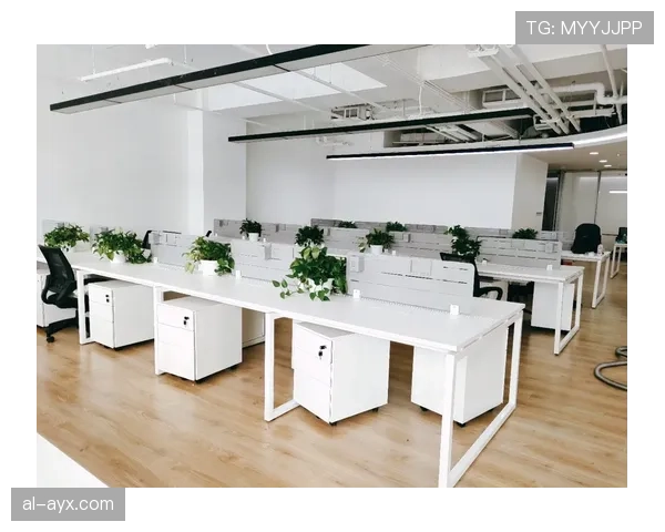 赵雅淇随手一拍的客厅，家具比我租的房还阔绰，直接懵